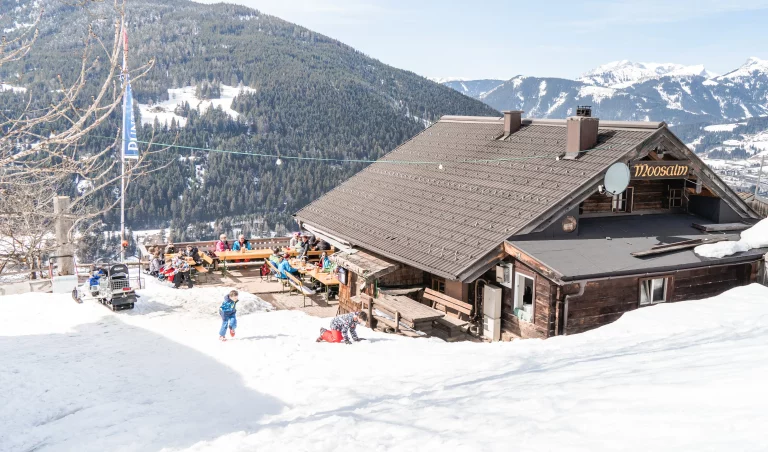 Moosalm – Skihütte an der Piste der popolo I im Skigebiet monte popolo